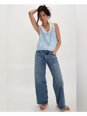 Agolde Keira Slight Wide Leg Jeans in Medium Blue size 29